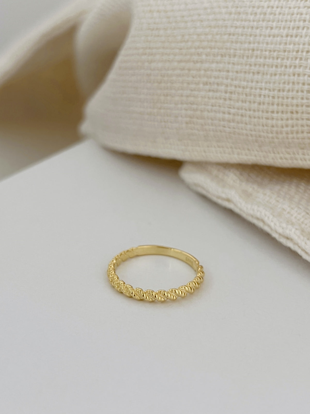 Golden Twirl Sterling Ring 18K