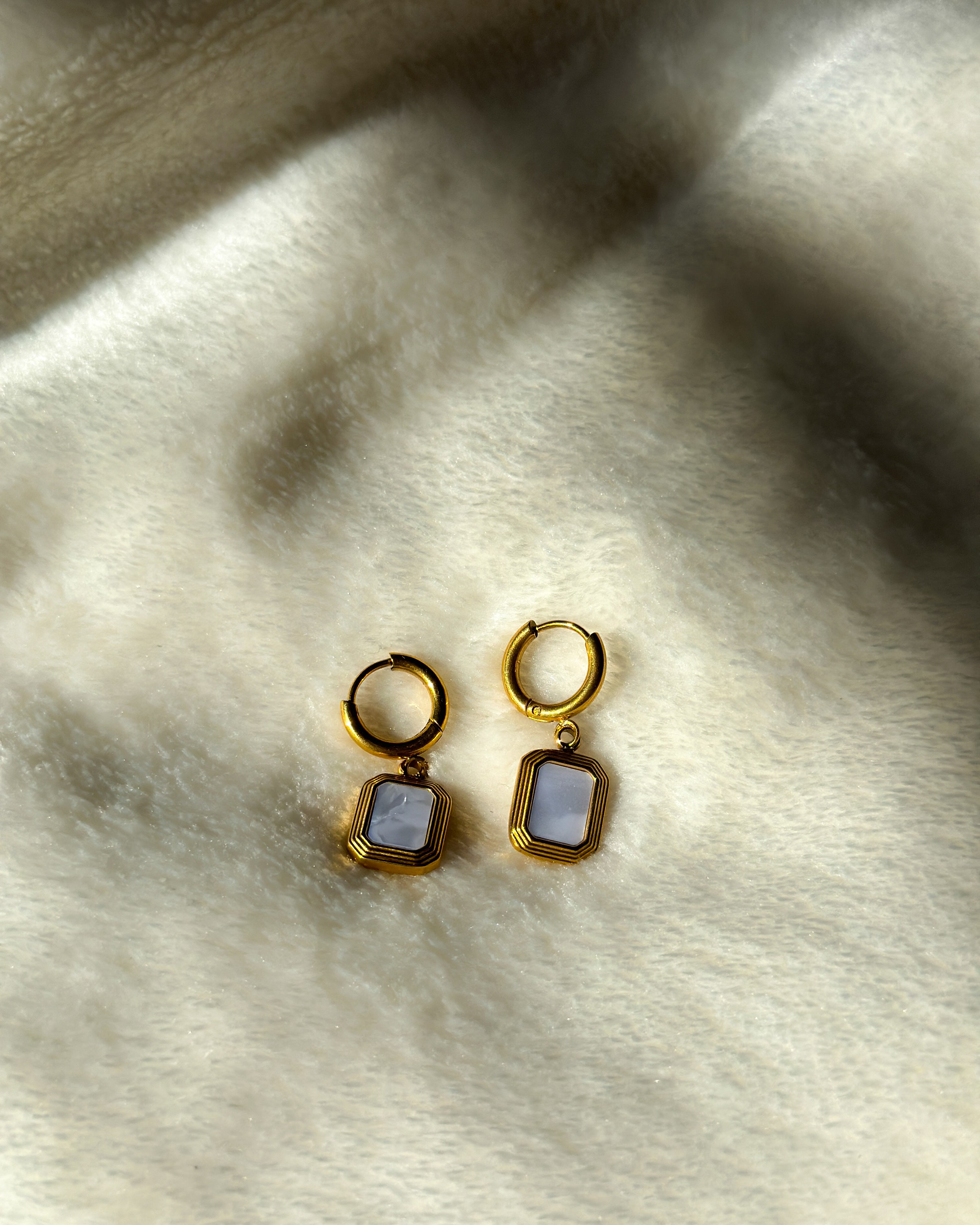 Vintage Chic Geometric Earrings 18k